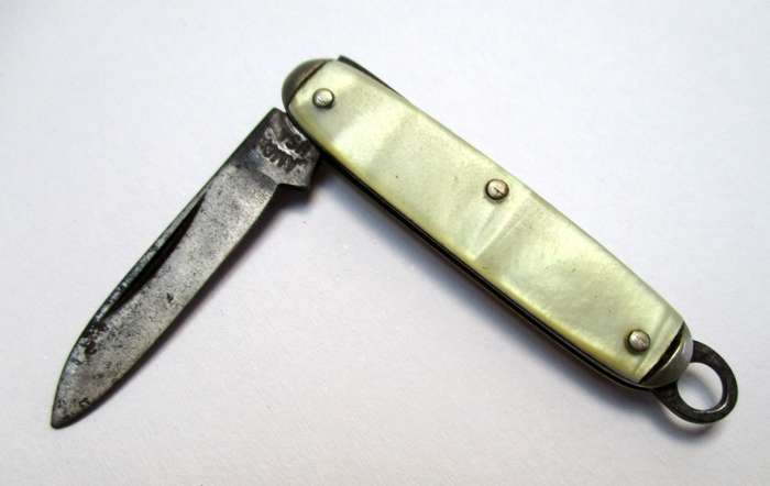 Vintage miniature USA CAMCO folding knife / fob knife / key chain knife
