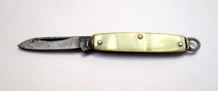 Vintage miniature USA CAMCO folding knife / fob knife / key chain knife