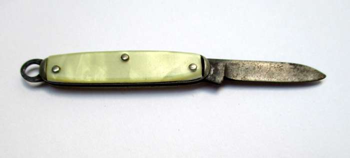 Vintage miniature USA CAMCO folding knife / fob knife / key chain knife