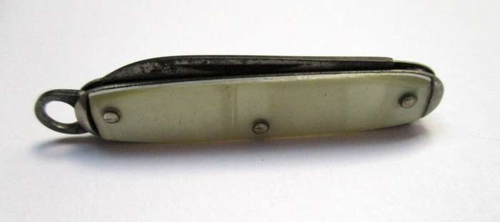 Vintage miniature USA CAMCO folding knife / fob knife / key chain knife