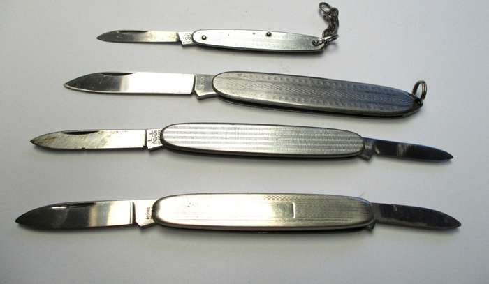 Lot of 4 vintage folding knives / pocket knife lot