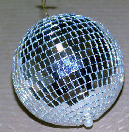 SMALL MIRROR BALL (10CM)