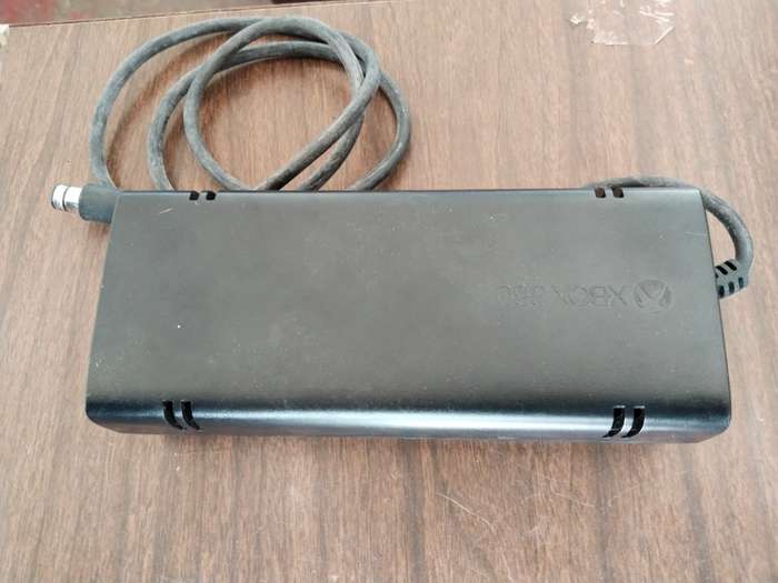 Xbox 360 E 500GB Bundle