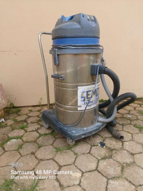 INDUSTRIAL SEMCA 80L VACUUM CLEANER, 2000W FOR HEAVY CLEANING