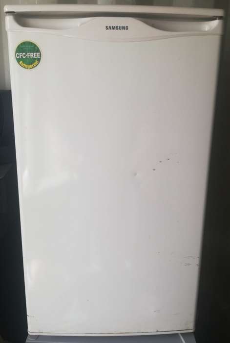 SAMSUNG  SG-12 DCGWHN 118l Bar Fridge