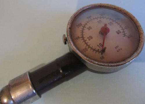 PRESSURE GAUGE