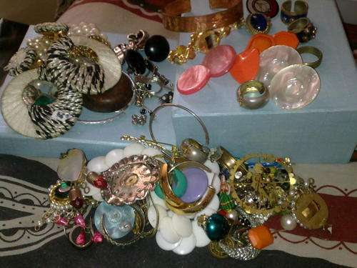 lot of vantage jewelry & bits and pieces