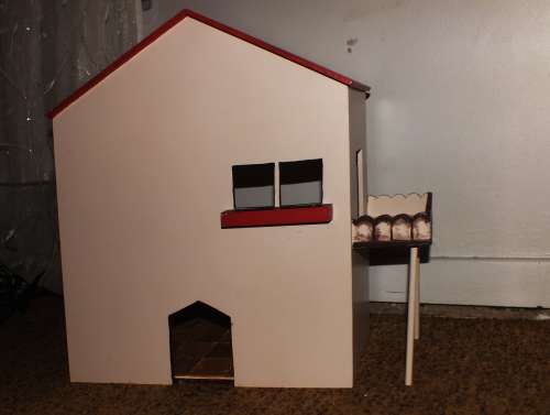 6th Scale Dolls House - Hand Crafted