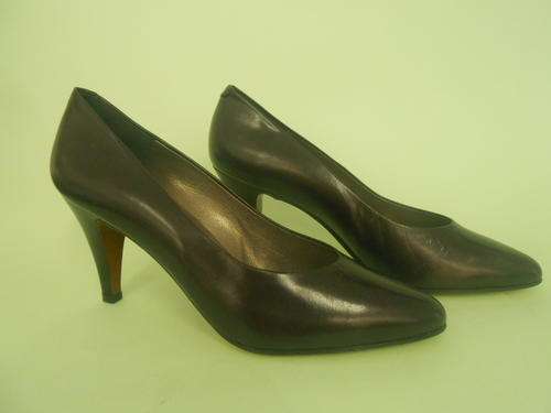 MARKED DOWN! Vintage Designer Heels by Vannel (Size 5 1/2)