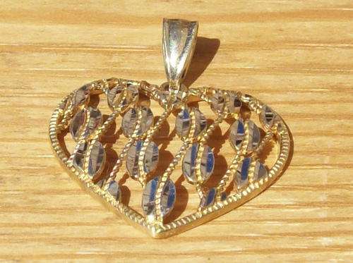 STUNNING heart shaped pendant