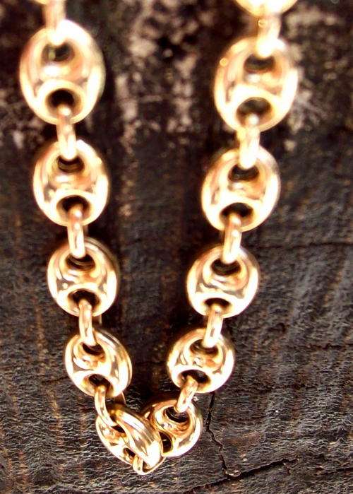 A Bracelet of distinction. Beautiful 6.4g 9ct gold