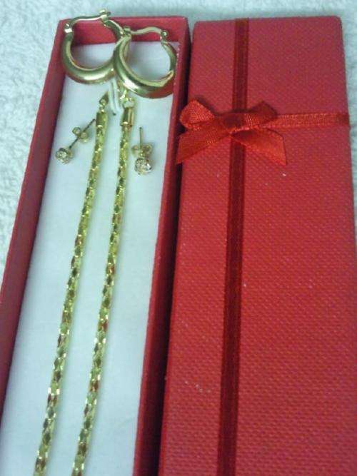 COUTURE Jewellery Set - Gold Chain & 2 SETS of Earings in protective gift box