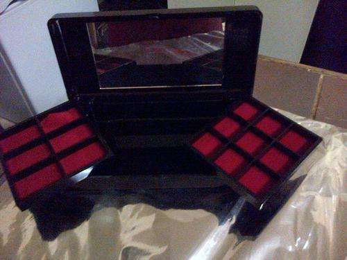 // Girls jewellery box with swing out trays & mirror,decorated lid