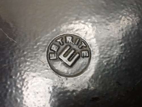 A Vintage Cast Iron and Enamel Cooking Dish. Eetrite.