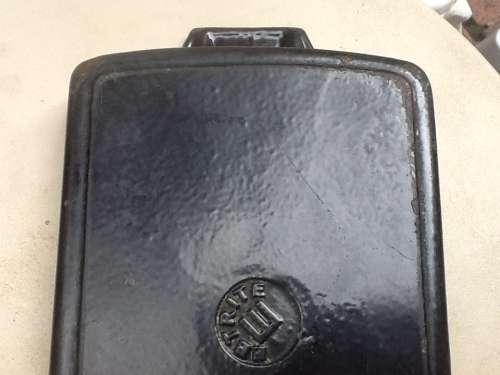 A Vintage Cast Iron and Enamel Cooking Dish. Eetrite.