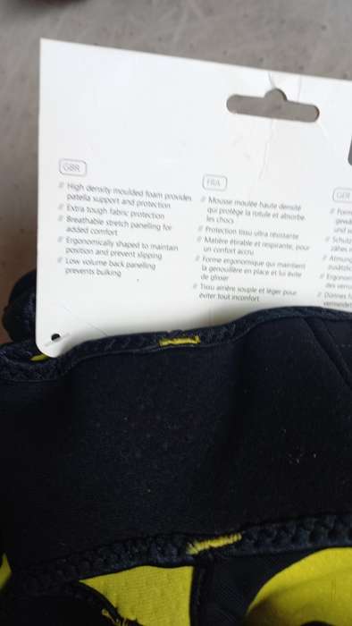 BRAND NEW IMPORTED KNEE PADS MADE BY " SPINLOCK " IN THE U.K.