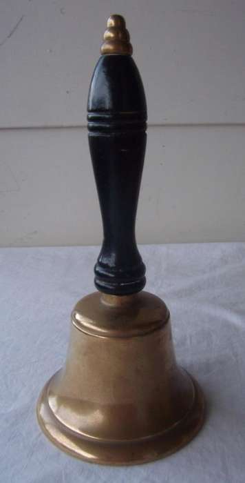 VINTAGE BRASS SCHOOLBELL IN PERFECT CONDITION