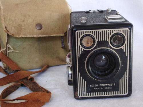 SIX 20 BROWNIE E WITH ITS ORIGINAL BAG