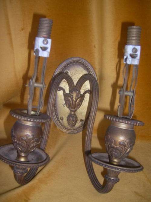 WALL CHANDELIER OR CANDELABRA AS YOU WISH - VERY STRANGE ELECTICAL FITTINGS - SEE THIS...