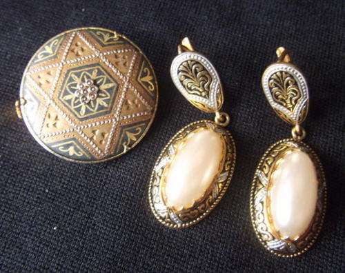 TOLEDO GOLD BROOCH AND EARRINGS - have a look and read more!!!