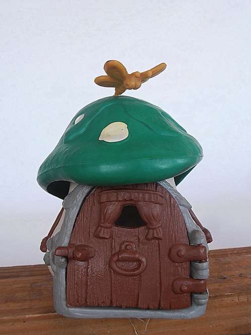 Old Green Cottage, dark green roof, Vintage Smurfs figure, Shipping will only be charged once!