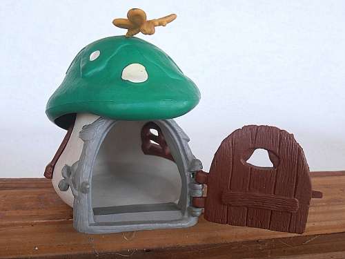 Old Green Cottage, dark green roof, Vintage Smurfs figure, Shipping will only be charged once!