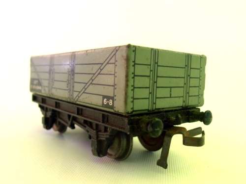 Vintage metal Hornby Meccano wagon, OO scale, runs on HO tracks, shipping will only be charged once!