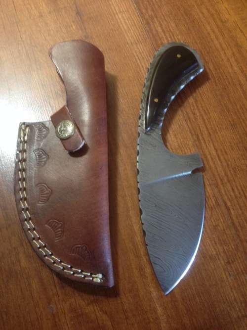 Hand Made Damascus Steel Hunting Knife-NO RESERVE AUCTION !!!