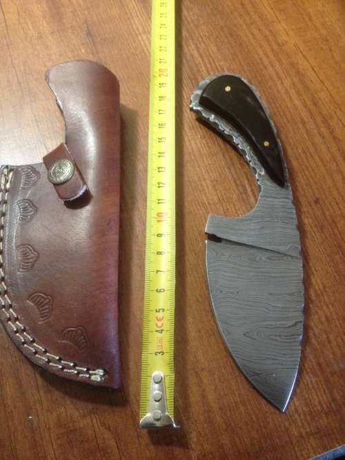 Hand Made Damascus Steel Hunting Knife-NO RESERVE AUCTION !!!