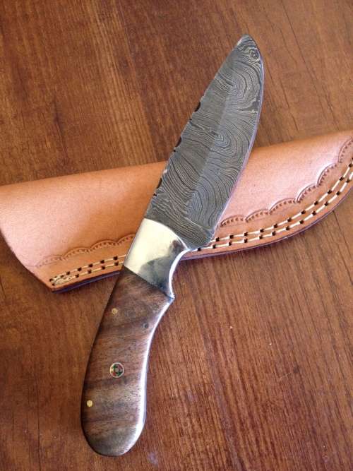 HANDMADE DAMASCUS STEEL HUNTING KNIFE !!!