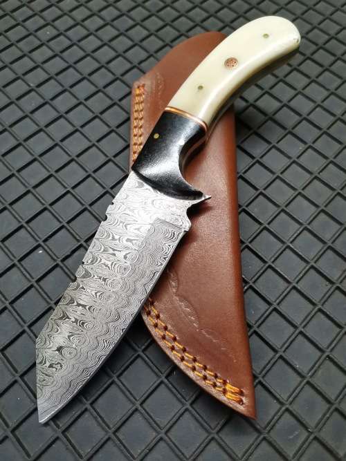 HANDMADE DAMASCUS STEEL HUNTING KNIFE