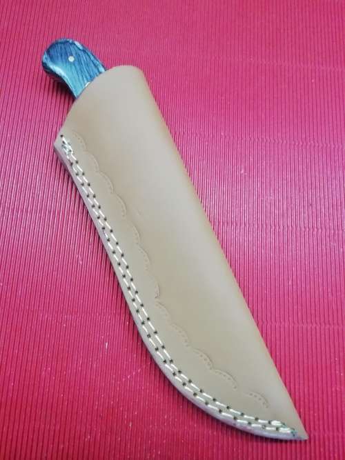 HANDMADE DAMASCUS STEEL HUNTING KNIFE !!!