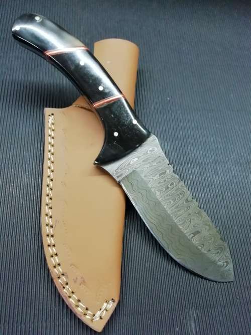 HANDMADE DAMASCUS STEEL HUNTING KNIFE !!!