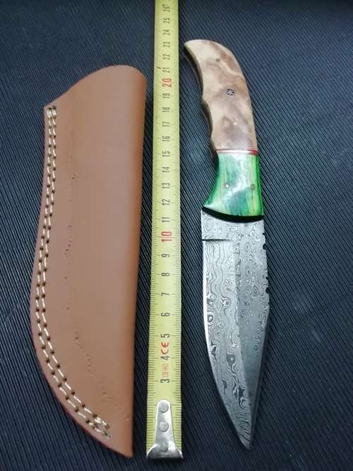 HANDMADE DAMASCUS STEEL HUNTING KNIFE !!!