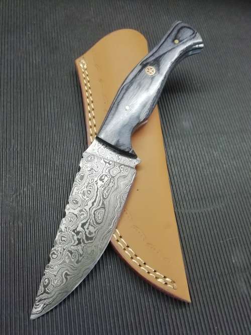 HANDMADE DAMASCUS STEEL HUNTING KNIFE !!!