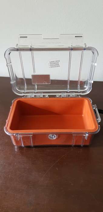 PELICAN 1050 WATERTIGHT CASE IN SUPER CONDITION