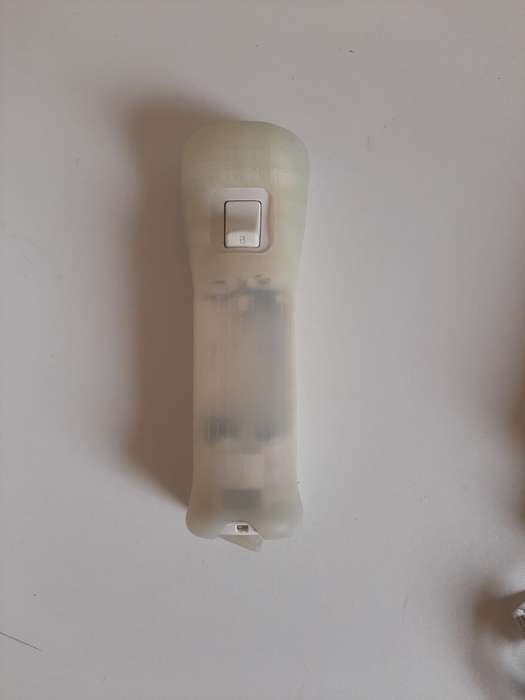 Nintendo Wii + 2X WII controller + 1 Nunchuk + NEW Video cable + NEW Power supply + Sensor Bar