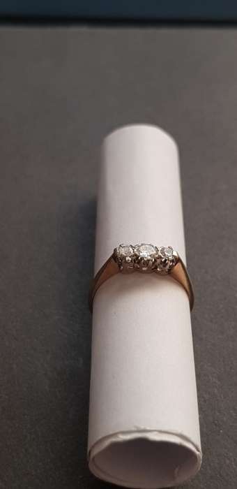 18K GOLD & PLATINUM RING SET WITH 3 DIAMONDS