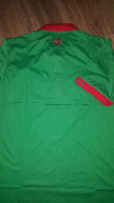 GUESS GOLFER - X-Large (Slim Fit) - Brand New