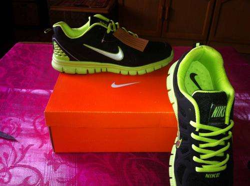 NIKE Mens Shoes UK 7 - Brand New