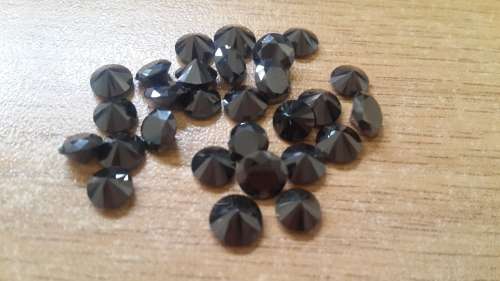 28x 0.50ct+ Black Moissanites. R1, no reserve!!!