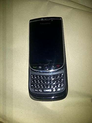 Blackberry Torch 9800, great condition! No Reserve!