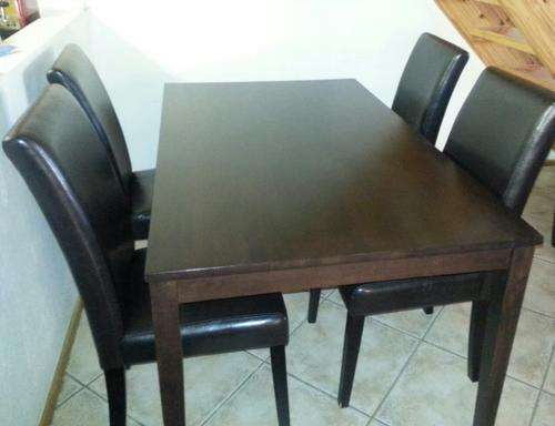LOVELY DINING TABLE AND 4 DINING CHAIRS - BID FOR THE WHOLE LOT!