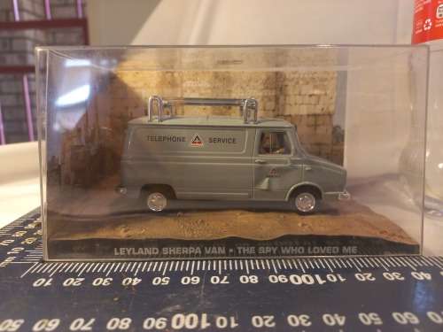 007 James Bond Leyland Sherpa Van - The Spy who loved me