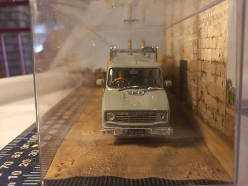 007 James Bond Leyland Sherpa Van - The Spy who loved me