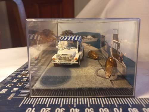 007 James Bond Mini Moke - Live and let die