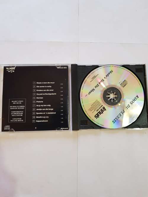 Koos Du Plessis, Skadu`s Teen Die Muur CD