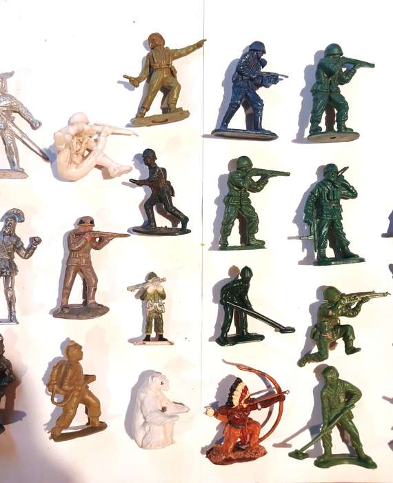 Miniature Military Figurines, Various x 23