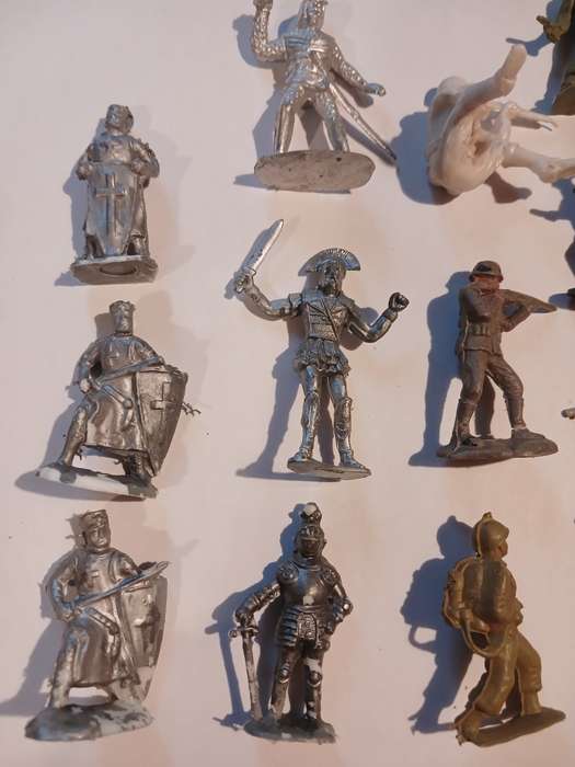 Miniature Military Figurines, Various x 23