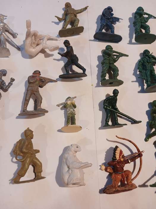 Miniature Military Figurines, Various x 23